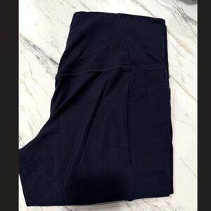 Athleta Navy Salutation Stash Pocket II Capri Leggings